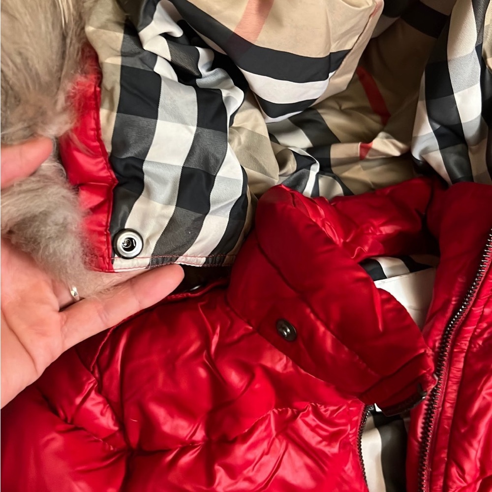 butberry kids Coat hat/fur/ both detachable. - Picture 8 of 8